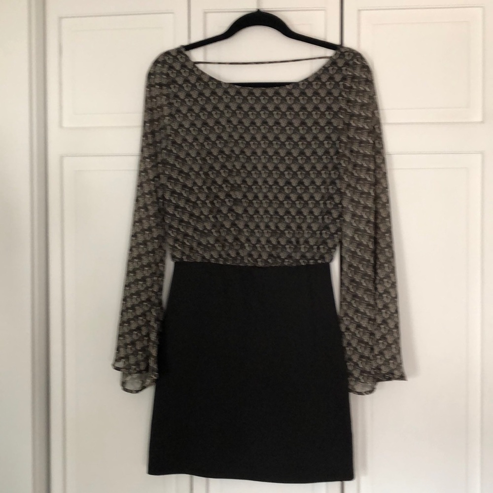 Bell sleeved dress